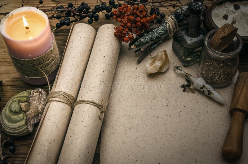 Stregone shaman witchcraft Tavola magica Medicina alternativa fotografia stock Stregone shaman witchcraft Tavola magica Medicina alternativa fotografia stock