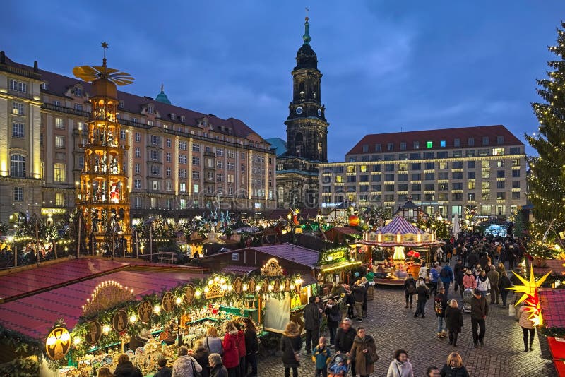 Striezelmarkt in Dresden, één van oudste gedocumenteerde Kerstmismarkten van Duitsland stock foto's Striezelmarkt in Dresden, één van oudste gedocumenteerde Kerstmismarkten van Duitsland stock foto's