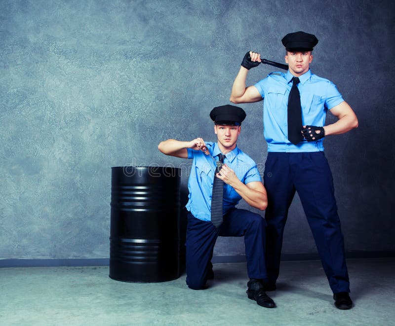 Полицейский танцор. Dancing policeman