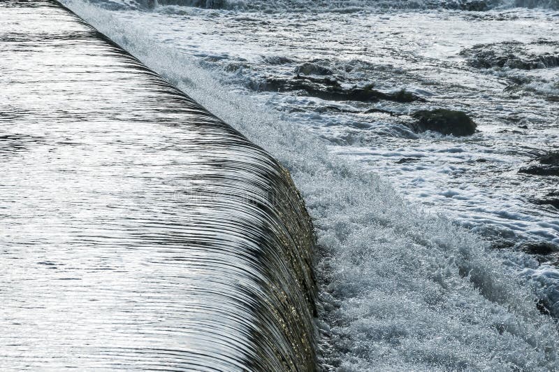 Watervallen van de Motala beek, Norrköping stock foto