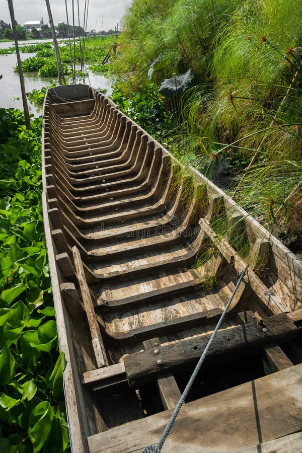 Structura scheletului din lemn a navei locale asiatice stock photography