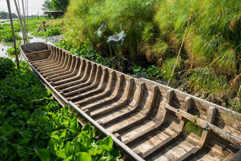 Structura scheletului din lemn a navei locale asiatice stock photography
