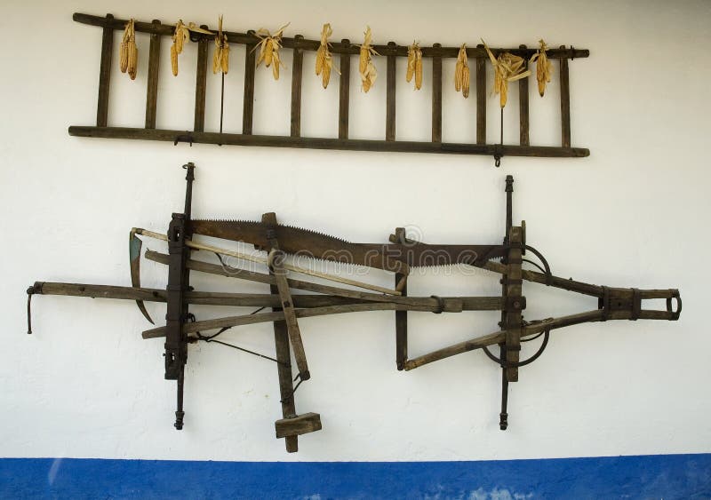 Strumenti tradizionali di agricoltura immagini stock Strumenti tradizionali di agricoltura immagini stock
