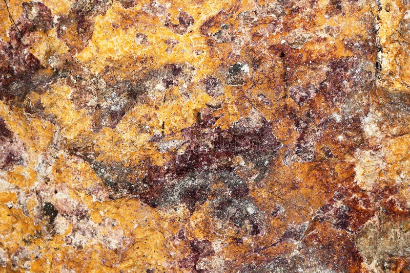 Struttura variopinta della parete di pietra del vecchio seminterrato immagine stock libera da diritti Struttura variopinta della parete di pietra del vecchio seminterrato immagine stock libera da diritti
