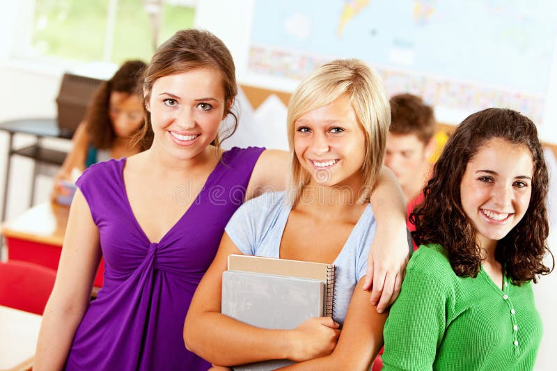 Studenti: Gruppo sveglio di ragazze immagine stock Studenti: Gruppo sveglio di ragazze immagine stock