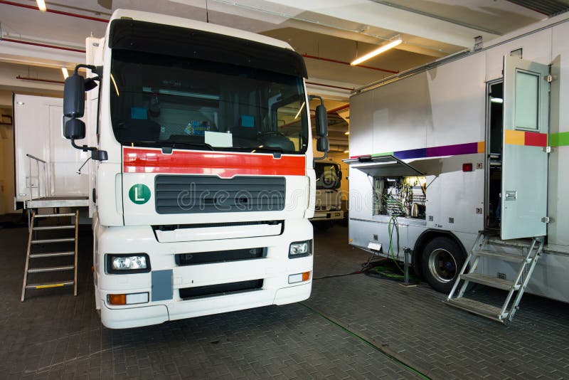 274 Photos de Camion De Transmission De Télévision Photos de stock