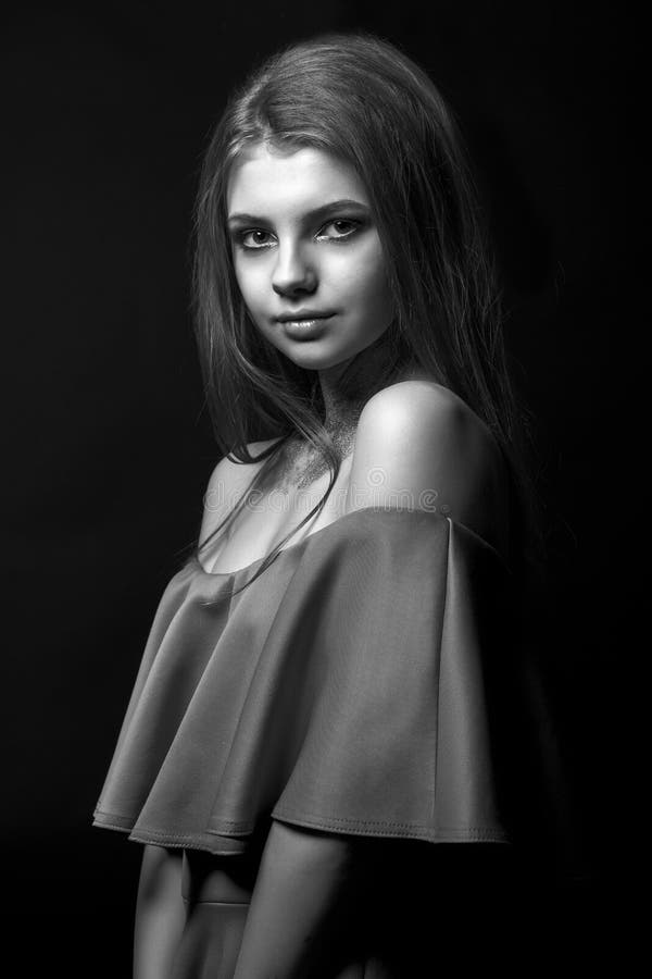 Black And White Portrait Of A Glamor Woman With Bare Shoulders Stock Image Image Of Glamor