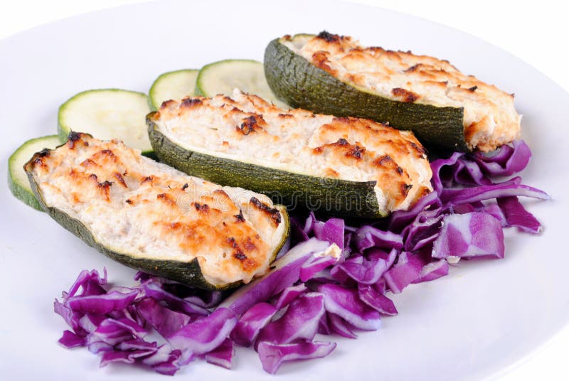 Stuffed zucchini with tuna and cheese