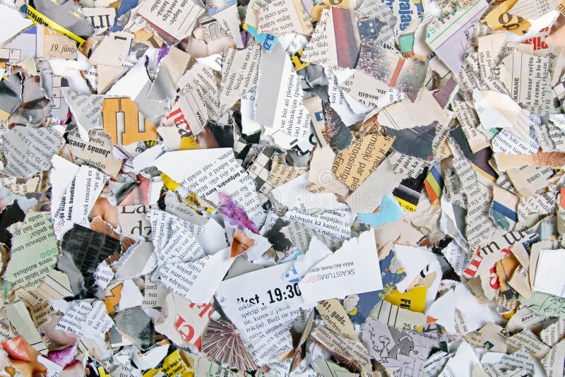 Stukken verschillende gescheurde kranten en tijdschriften royalty-vrije stock fotografie Stukken verschillende gescheurde kranten en tijdschriften royalty-vrije stock fotografie