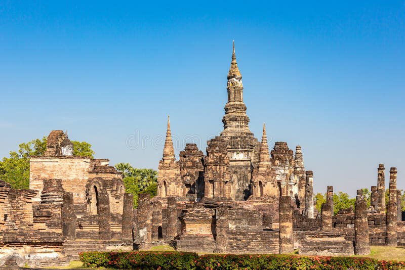 Stupas and Prang towers in Wat Mahathat in the Historical Park of Sukhothai, Thailand, Asia royalty free stock photography Stupas and Prang towers in Wat Mahathat in the Historical Park of Sukhothai, Thailand, Asia royalty free stock photography