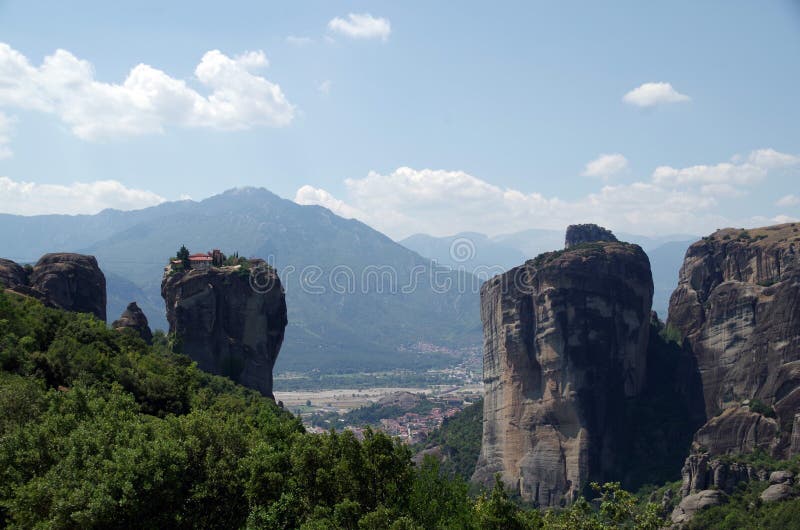 The Meteora monasteries are located at a very high altitude - up to 300 meters, and the highest point reaches 549 meters. Until 1920, only true climbers and desperate daredevils could get here. The only rope ladders were very wobbly and unreliable. The Meteora monasteries are located at a very high altitude - up to 300 meters, and the highest point reaches 549 meters. Until 1920, only true climbers and desperate daredevils could get here. The only rope ladders were very wobbly and unreliable.