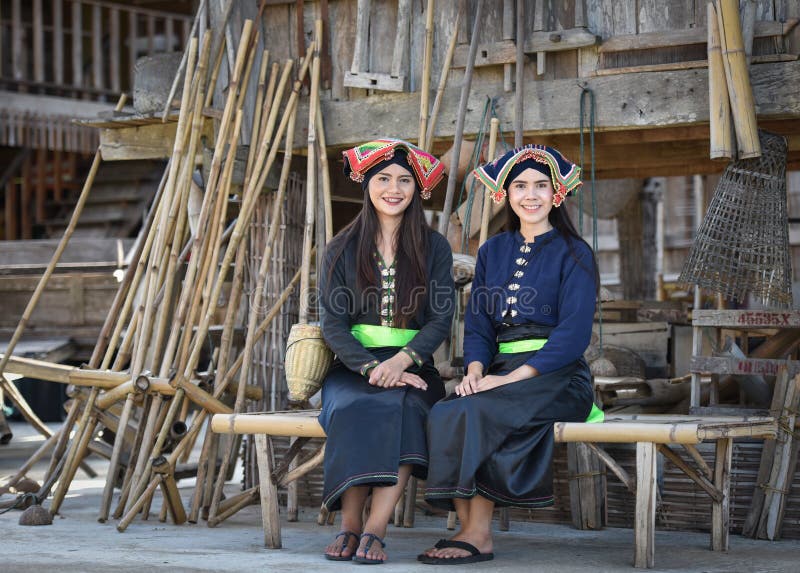 style d'Asiatique de filles de sourire images libres de droits style d'Asiatique de filles de sourire images libres de droits
