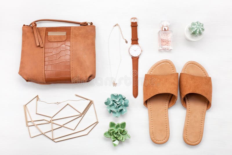 Style de rue d'été Vêtements de fille d'été de mode réglés, accessoires images libres de droits Style de rue d'été Vêtements de fille d'été de mode réglés, accessoires images libres de droits