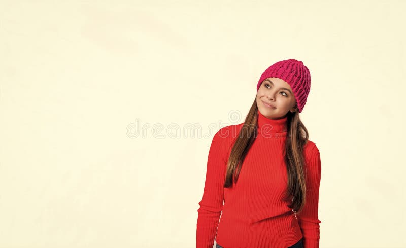 Stylowa nastolatka odizolowana na białym tle hasło reklamowe. portret stylowej nastolatki zdjęcie royalty free