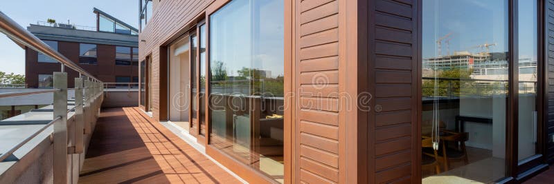 Stylowy balkon domowy z widokiem panorama fotografia royalty free