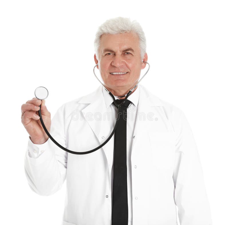 Stående av den manliga doktorn med den isolerade stetoskopet medicinsk personal arkivfoto Stående av den manliga doktorn med den isolerade stetoskopet medicinsk personal arkivfoto