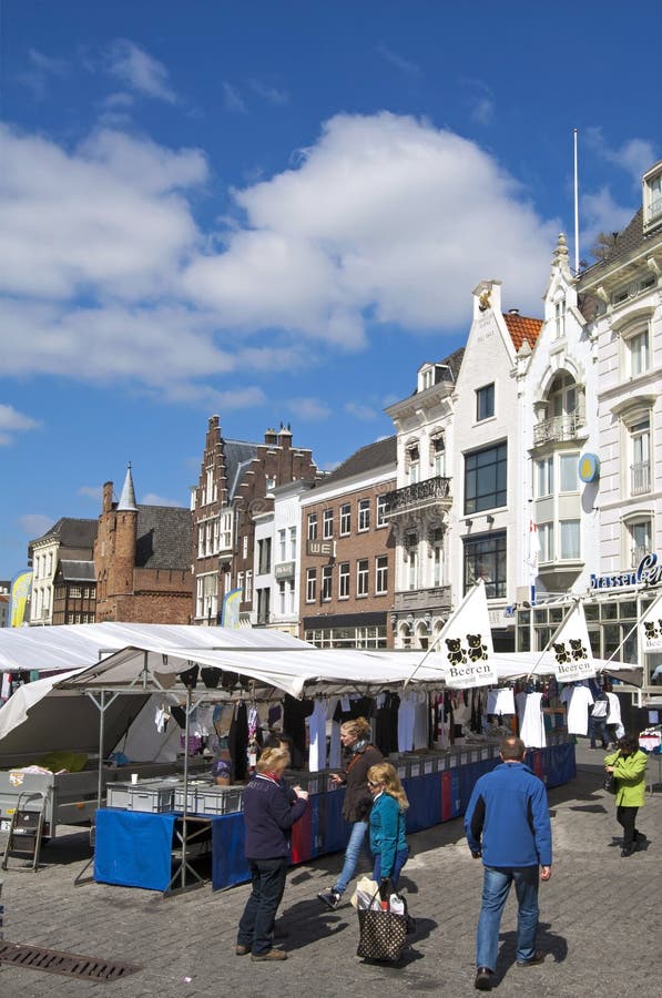 Stånd och historiska byggnader, Den Bosch arkivfoton
