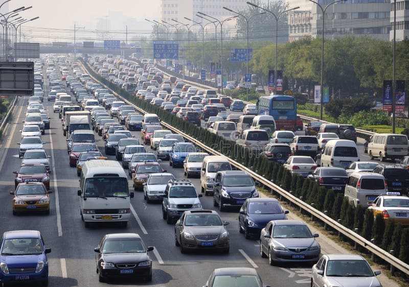 Störung- und Luftverschmutzung des Peking-starken Verkehrs lizenzfreie stockfotos Störung- und Luftverschmutzung des Peking-starken Verkehrs lizenzfreie stockfotos