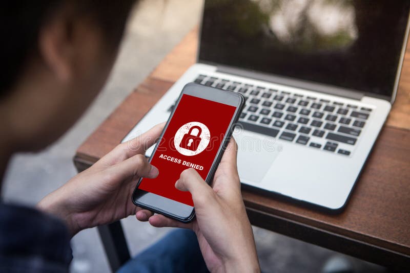 Su acceso se niega en el concepto de la pantalla del smartphone, sistema de seguridad de la protección fotos de archivo