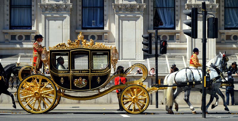 Sua rainha Elizabeth II da majestade, e seu transporte imagens de stock Sua rainha Elizabeth II da majestade, e seu transporte imagens de stock
