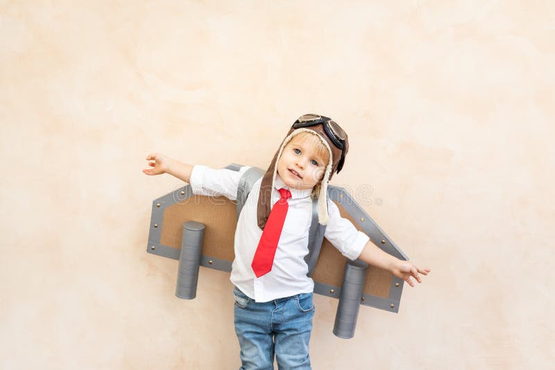 Succes, verbeeldings en innovatietechnologieconcept royalty-vrije stock afbeeldingen Succes, verbeeldings en innovatietechnologieconcept royalty-vrije stock afbeeldingen