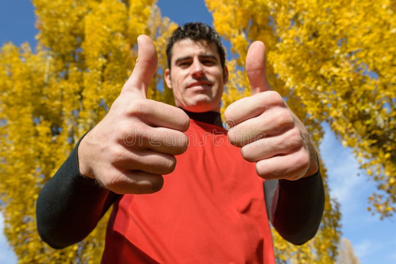 Sport success. Спортсмен ест. Спортсмен одобряет.