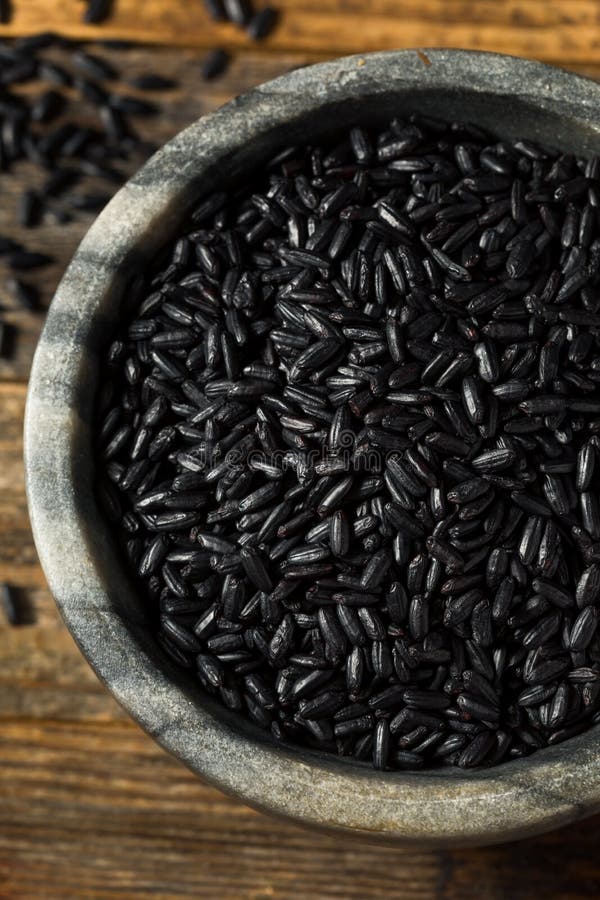 Suchy organiczny azjatycki ryż czarny zdjęcia stock