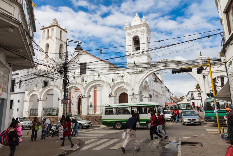 SUCRE BOLIWIA - FEBRUARI 08, 2018: San Francisco kyrka i Sucr arkivfoton SUCRE BOLIWIA - FEBRUARI 08, 2018: San Francisco kyrka i Sucr arkivfoton