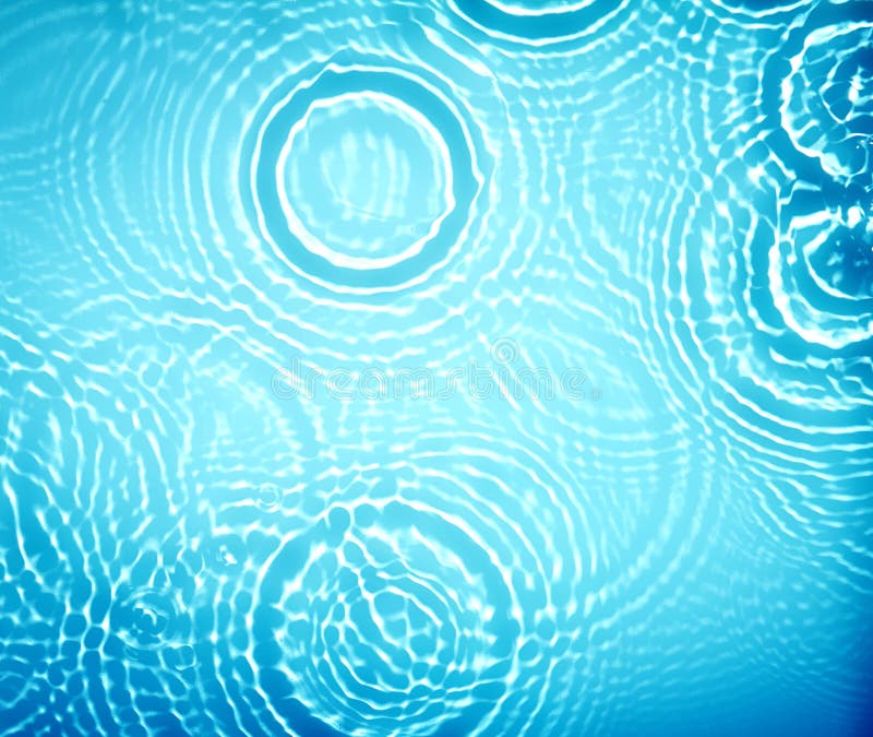 Suface dell'onda dell'ondulazione dell'acqua del cerchio immagini stock libere da diritti Suface dell'onda dell'ondulazione dell'acqua del cerchio immagini stock libere da diritti
