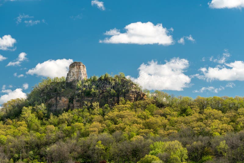 Sugar Loaf Bluff stock image. Image of springtime, rock 95225599
