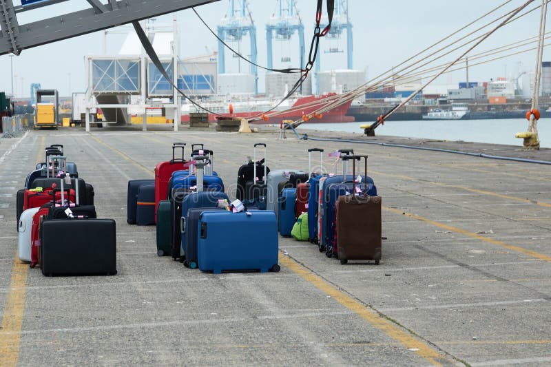 away luggage seaport