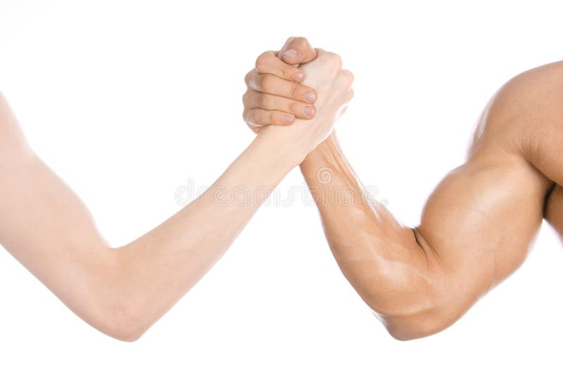 Sujet de bodybuilding et de forme physique : main mince de bras de fer et grand un bras fort d'isolement sur le fond blanc dans l