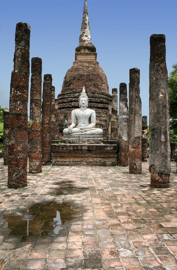 Sukhothai buddha statue temple ruins thailand