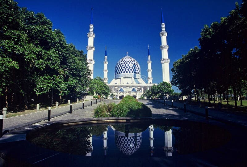 Sultan Salahuddin Abdul Aziz Mosque