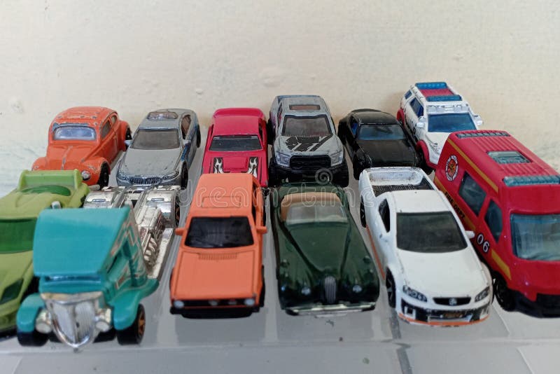 Miniature cars, diecast collectibles, hotwheels and matchbox