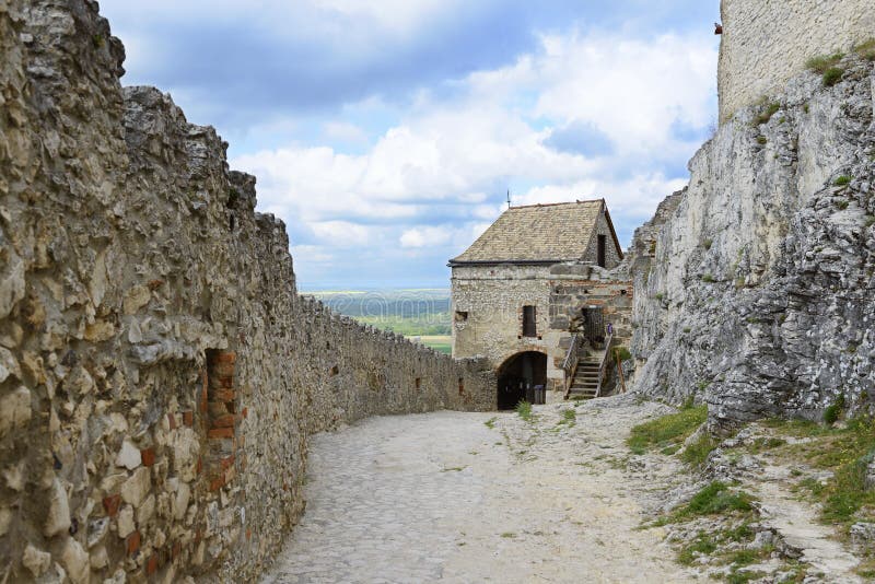 Sumeg-Schloss ungarn lizenzfreies stockfoto Sumeg-Schloss ungarn lizenzfreies stockfoto