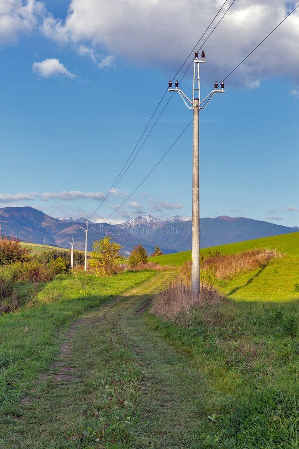 Letné kopce pri obci Liptovský Trnovec, Slovensko.