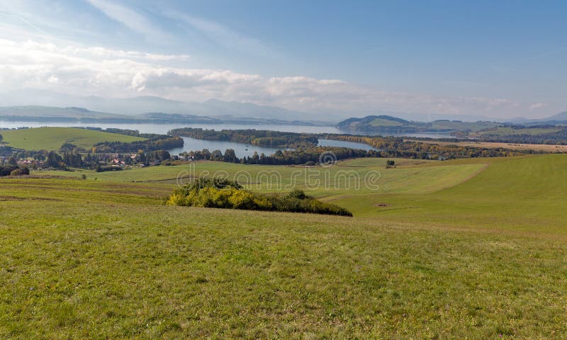 Letné kopce pri obci Liptovský Trnovec, Slovensko.