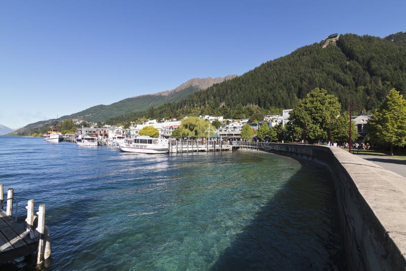 Summer Lake Wakatipu and Queenstown, New Zealand