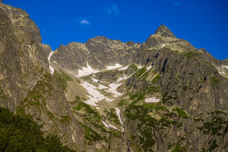 Letní krajina Vysokých Tater v okolí Zeleného Plesa. Tatranský národní park, Slovensko