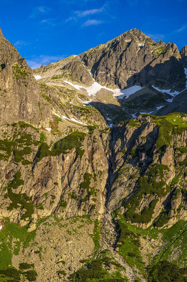 Letní krajina Vysokých Tater v okolí Zeleného Plesa. Tatranský národní park, Slovensko