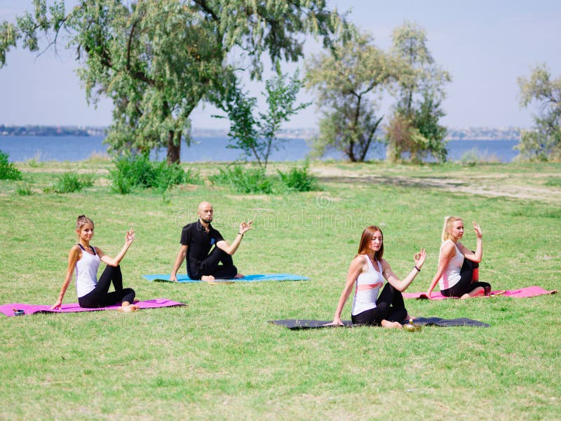 Summer Outdoor Activities In The Park. Active Lifestyle ...