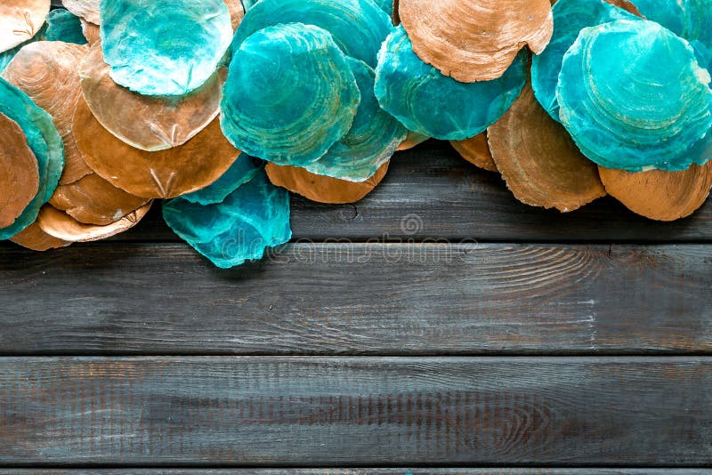 Summer pattern. Shells frame for blog design on wooden background top view space for text