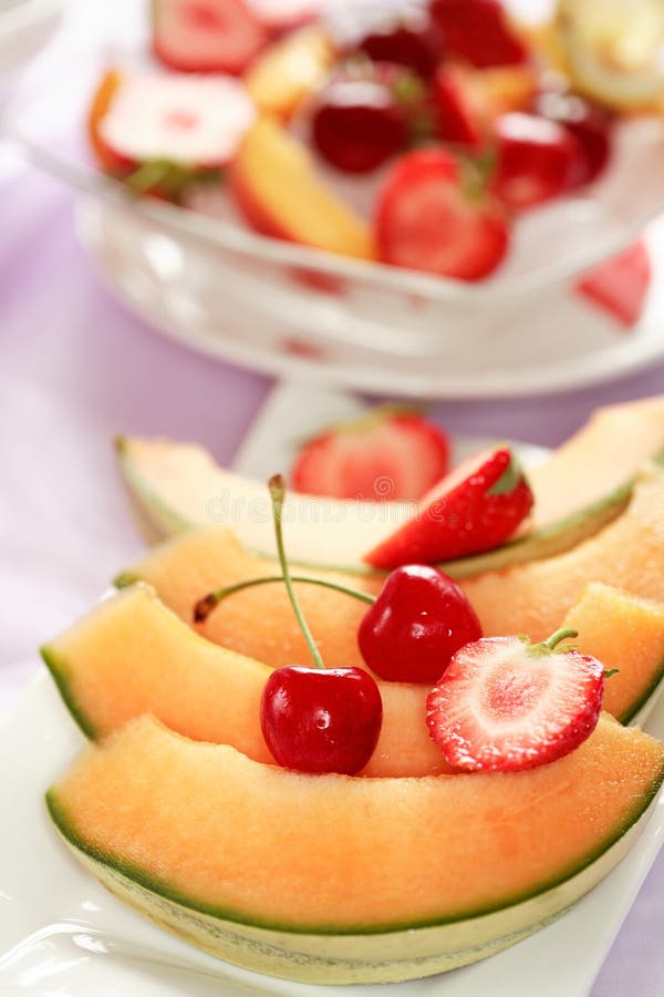 Frisches Obst für den heißen Sommer mit niedrigem Kaloriengehalt.