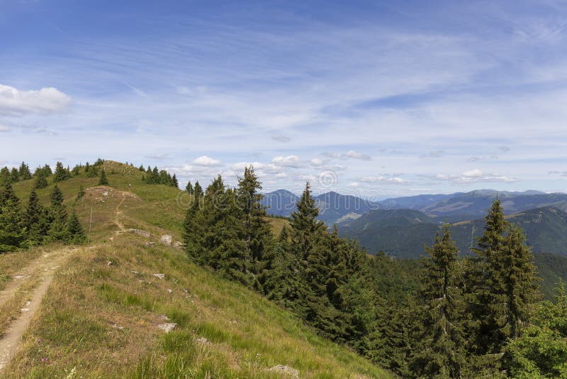 Letní slovenská hora Velká Fatra, Velká Fatra, vrcholy Nová Hola 1361 m a Zvolen 1403 m, výhledy z nich, Slovensko