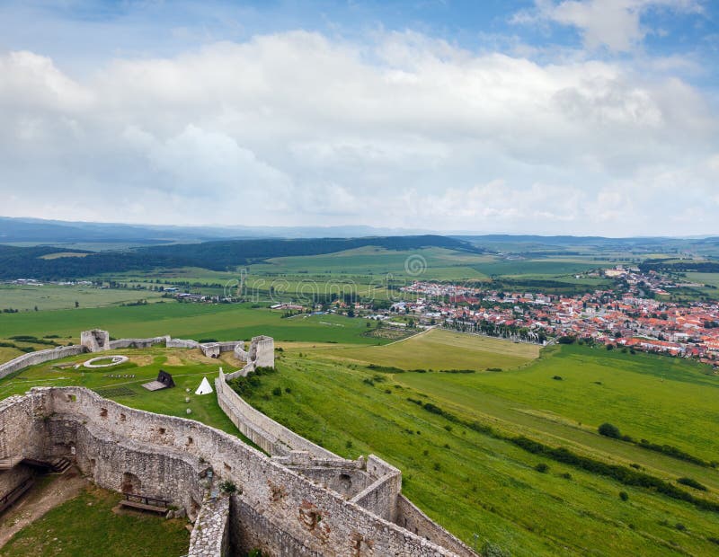 Letní pohled ze Spišského hradu (Slovensko