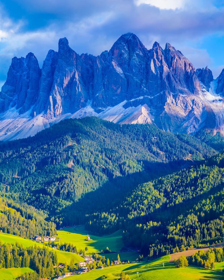 The sun illuminates green valley royalty free stock photos The sun illuminates green valley royalty free stock photos