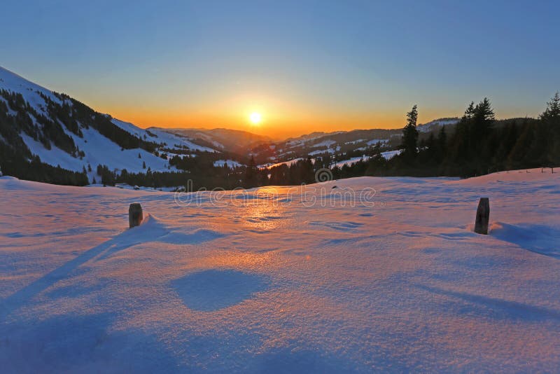 Sun Rising In Horizon Over Snow Coated Mountains Free Public Domain Cc0 Image