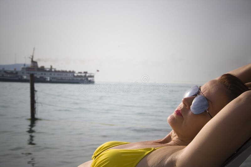 sunbathe стоковые фотографии rf