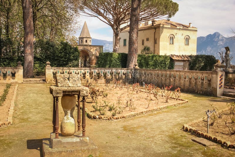 Villa Cimbrone. Ravello. Campania. Italy. Sundial and Gardens in Villa Cimbrone. Ravello. Campania. Salerno. Italy royalty free stock image Villa Cimbrone. Ravello. Campania. Italy. Sundial and Gardens in Villa Cimbrone. Ravello. Campania. Salerno. Italy royalty free stock image
